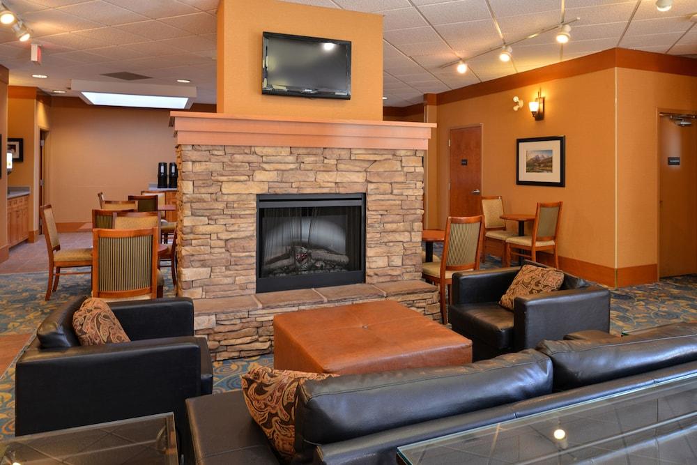Econo Lodge Inn & Suites University YYC Exterior foto