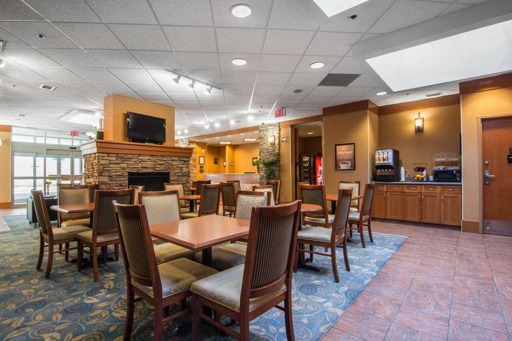 Econo Lodge Inn & Suites University YYC Interior foto
